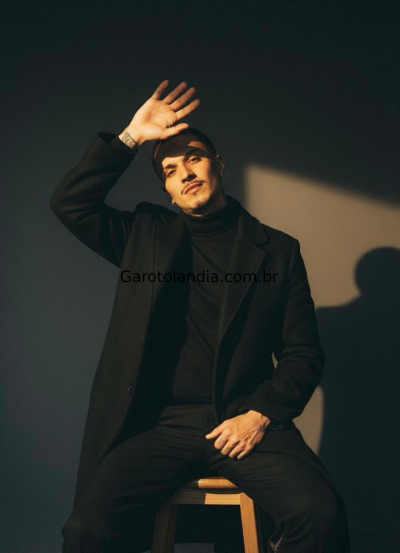 garoto de programa - Enzo Tamura