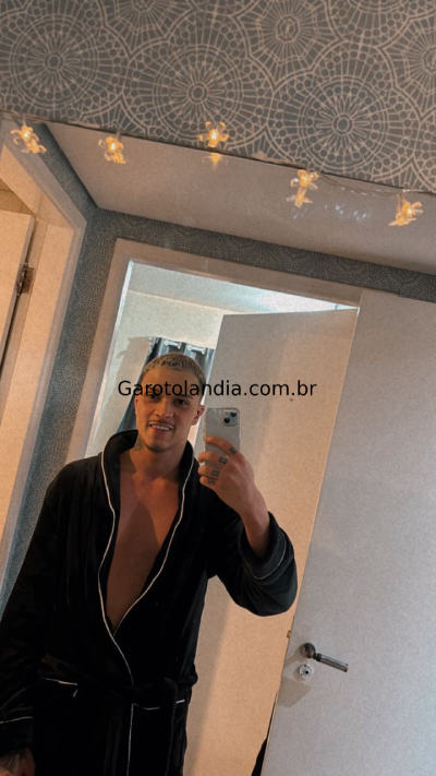 garoto de programa - Enzo Tamura