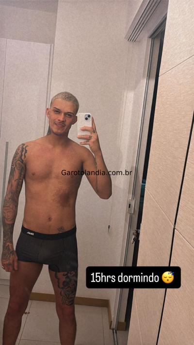 garoto de programa - Enzo Tamura