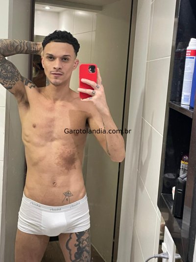 garoto de programa - Enzo Tamura