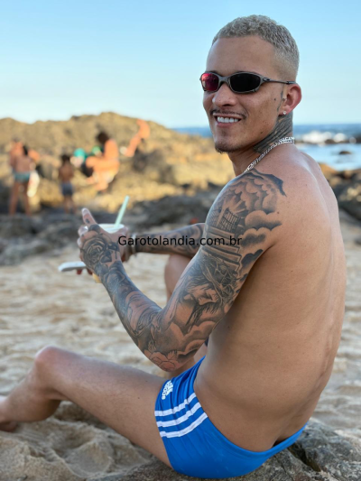 garoto de programa - Enzo Tamura