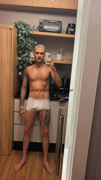 garoto de programa - Enzo Tamura