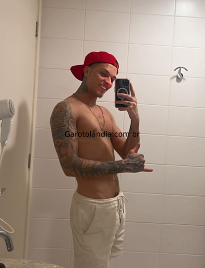 garoto de programa - Enzo Tamura