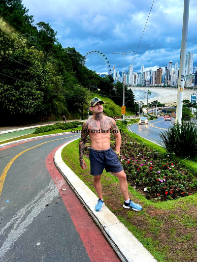 garoto de programa - JAMES WOLF