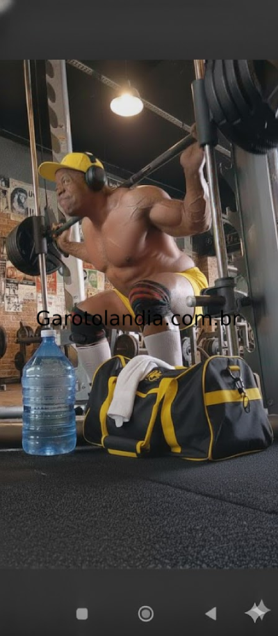 garoto de programa - César