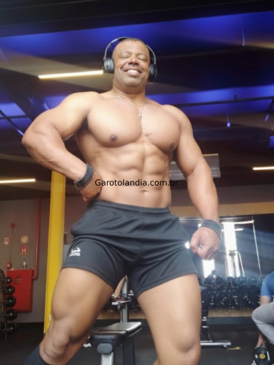 garoto de programa - César